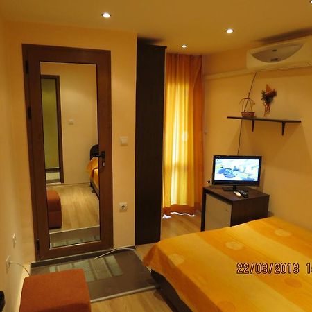 Family Hotel Lebed Nesebar Room photo