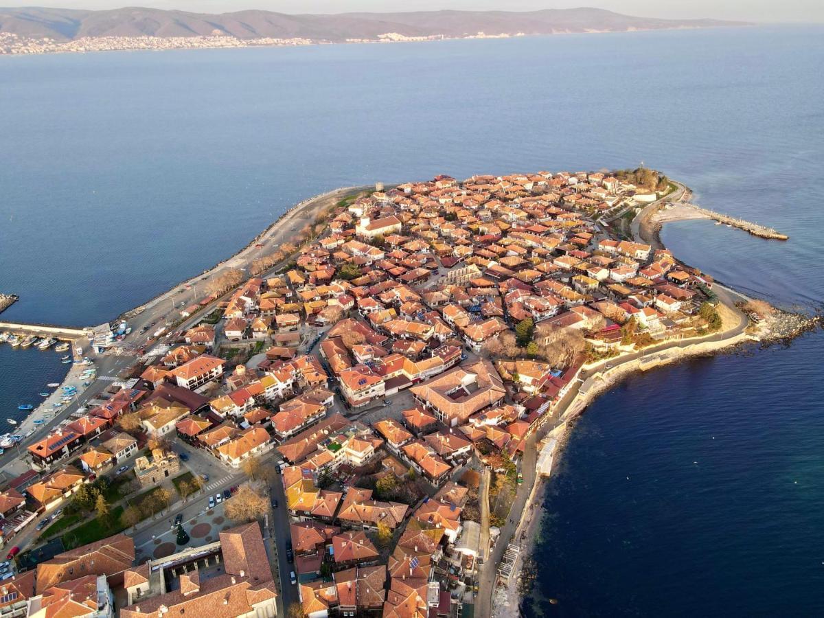 Family Hotel Lebed Nesebar Exterior photo